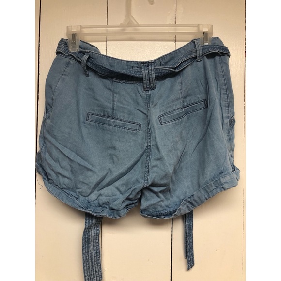 Shorts. - Picture 2 of 3